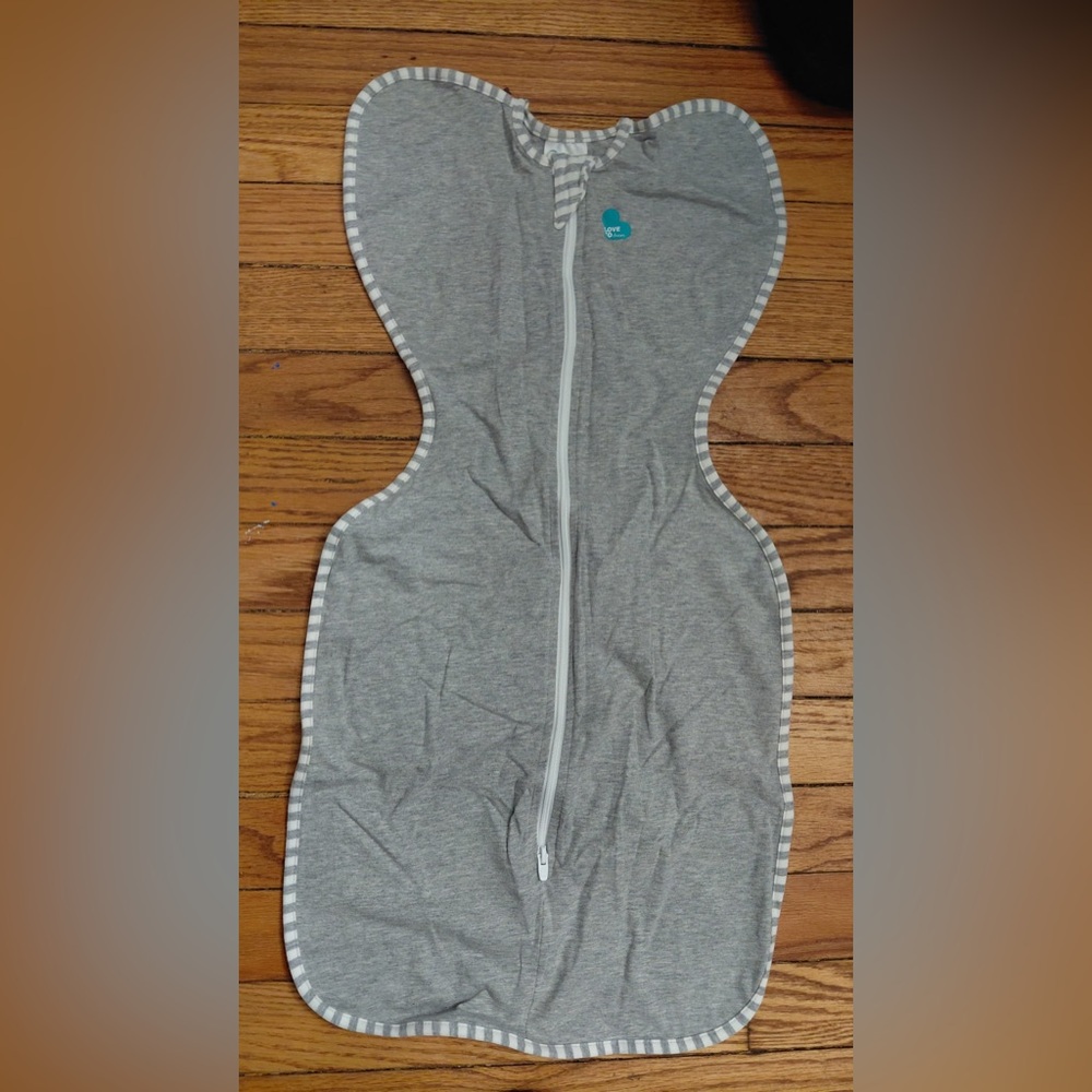 Love to Dream grey Swaddle Up